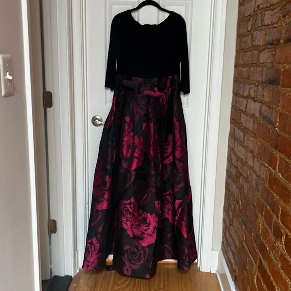Jessica Howard Black Top with Fuchsia Rose Print Maxi Dress